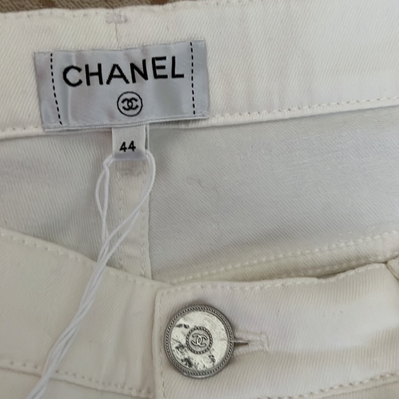 CHANEL BNWT Ladies Logo White Jeans - Picture 4 of 9